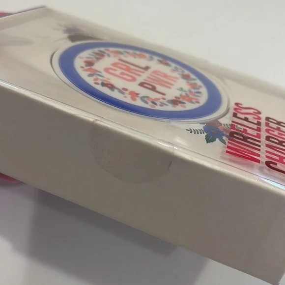 NWT Wireless Phone Charger - Picture 3 of 4